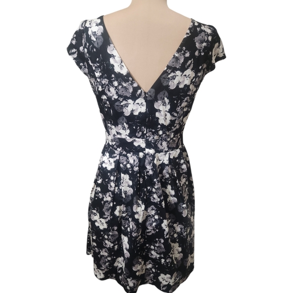 IXIA🔖NWT! Black & White Floral Print Retro 1950s Fit & Flare Dress - Size L - Picture 10 of 14
